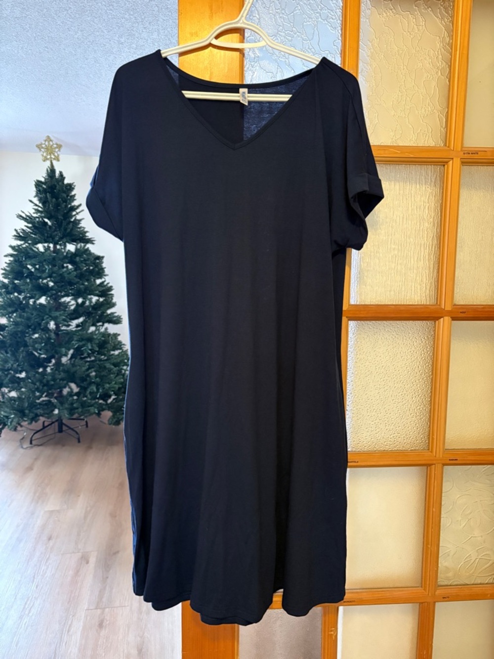 Woman’s Navy V-Neck T-Shirt Dress Size 2XL